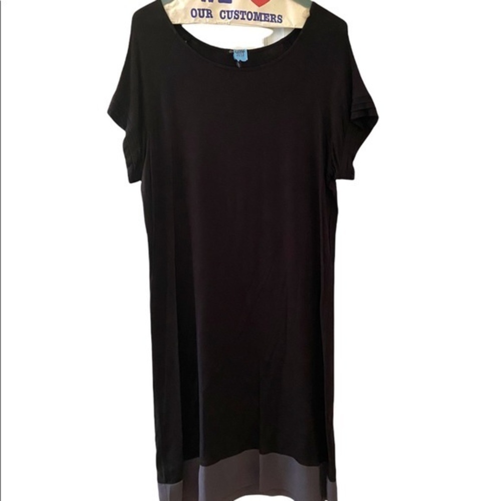 Daisy Fuentes Black Minimalist Short Sleeve Dress